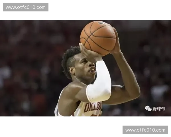 急停跳投技巧全面解析 提升投篮稳定性与比赛表现的关键方法